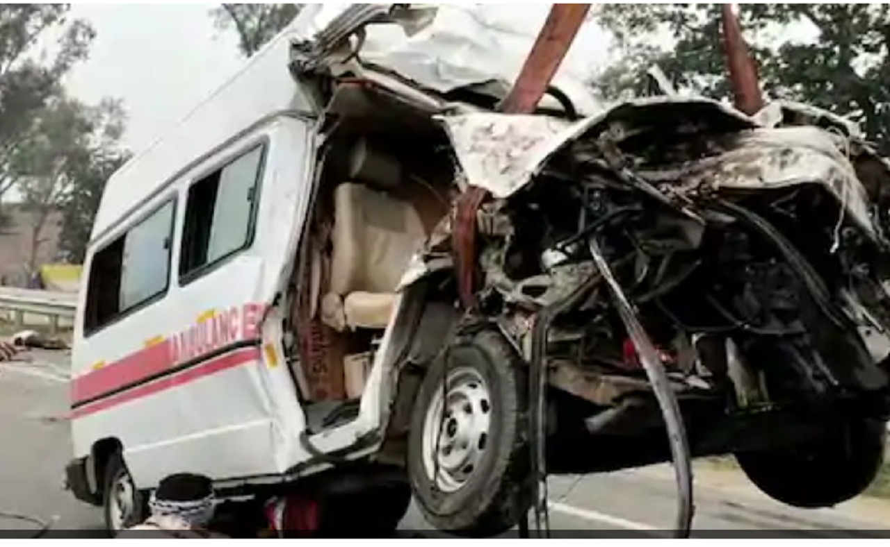 UP : भदोही में ट्रक से टकराई एम्बुलेंस, पांच की घटना स्थल पर मौत