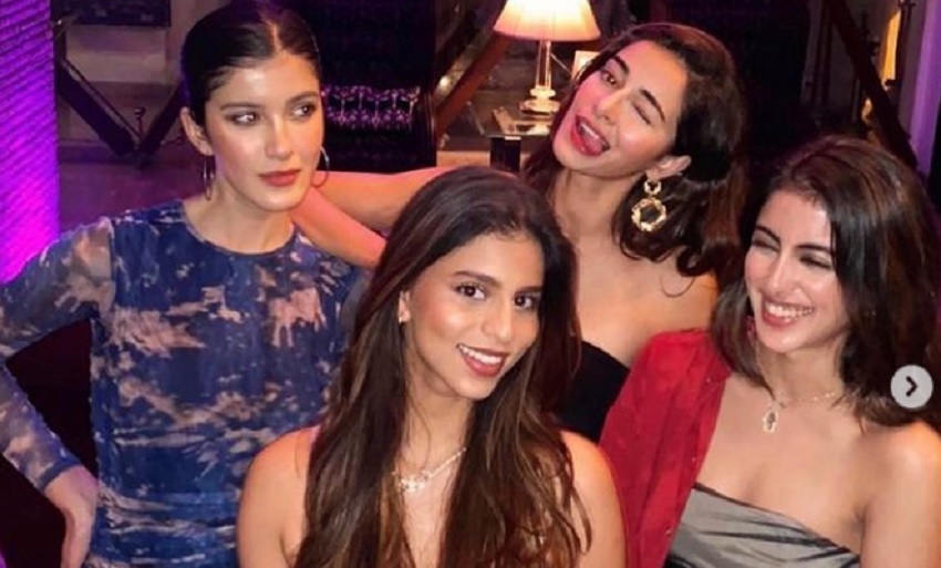 Suhana Khan ने सहेलियों के साथ शेयर की तस्वीर, बेहद खूबसूरत नजर आई सभी स्टार किड्स