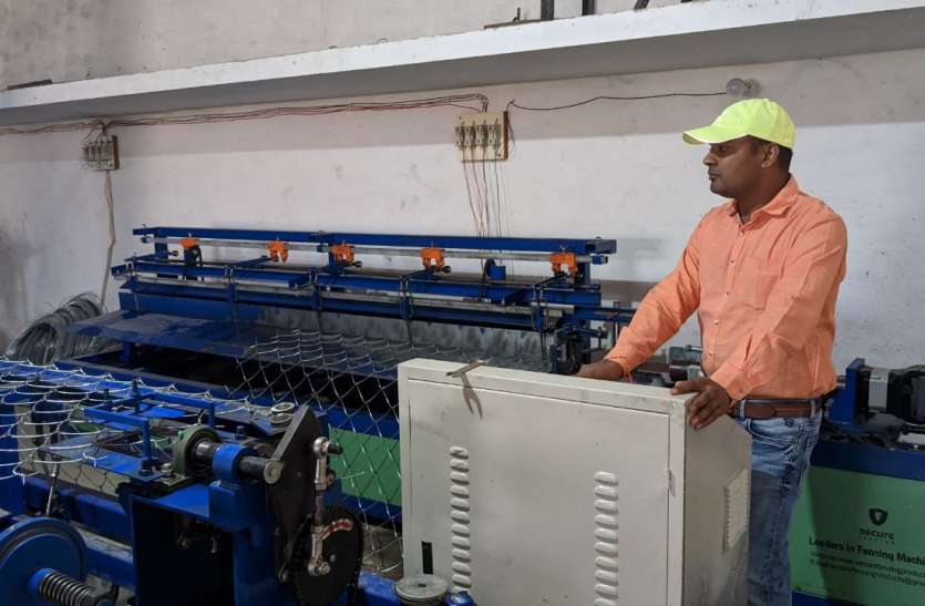 RewaRiyasat Inspiring : बैंक की नौकरी छोड़ परिश्रम से खड़ा किया कारोबार, युवाओं को उपलब्ध करा रहे रोजगार RewaRiyasat Inspiring : बैंक की नौकरी छोड़ परिश्रम से खड़ा किया कारोबार, युवाओं को उपलब्ध करा रहे रोजगार