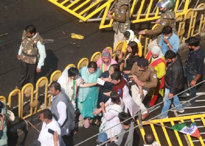 MP News : कांग्रेसियो पर पुलिस ने बरसाई लाठी, छोड़े अश्रु गैस के गोले, पूर्व मुख्यमंत्री समेत 20 गिरफ्तार...
