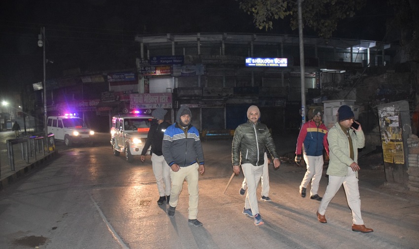 रीवाः रात्रि कालीन तफरी करने वालों पर पुलिस की नजर, शुरू हुआ यह कड़ा अभियान... रीवाः रात्रि कालीन तफरी करने वालों पर पुलिस की नजर, शुरू हुआ यह कड़ा अभियान...