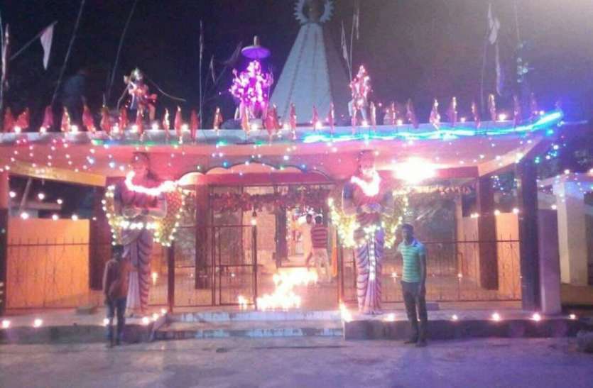 मन्नतें पूरी हुई तो श्रद्धा और विश्वास का बन गया भव्य मंदिर : Shahdol News मन्नतें पूरी हुई तो श्रद्धा और विश्वास का बन गया भव्य मंदिर : Shahdol News