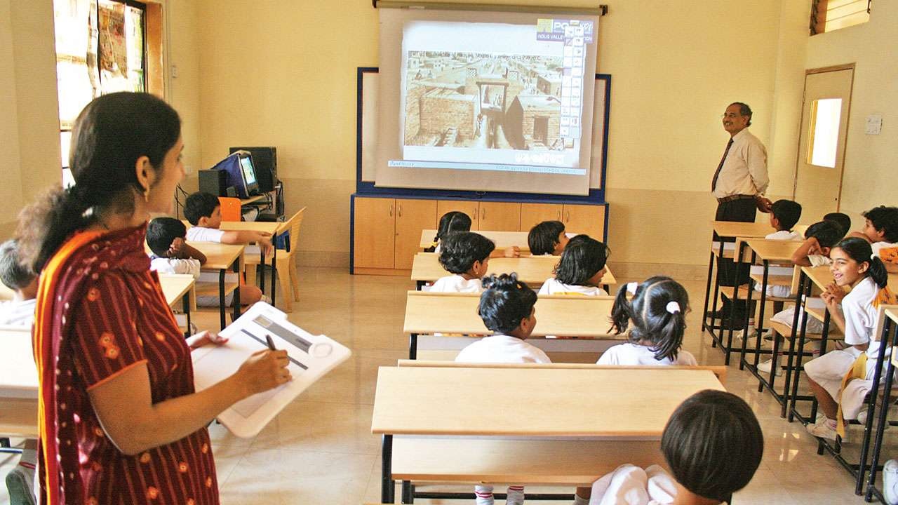 रीवा के सरकारी स्कूलों में मिलेगी छात्रों को स्मार्ट क्लास की सुविधा, सीएम राइज योजना के तहत कराया जायेगा कायाकल्प