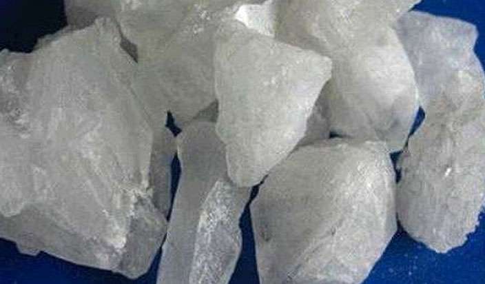 कर्ज में दबे लोग Loan और Emi से पाना चाहते है छुटकारा, तो करे फिटकरी का इस्तेमाल, झूठ नहीं बिल्कुल सच है ये...