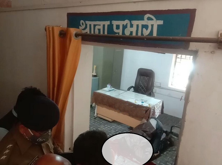 टीआई के चेम्बर में प्रधान आरक्षक ने खुद को मारी गोली, सरकारी राइफल से की आत्महत्या : MP NEWS