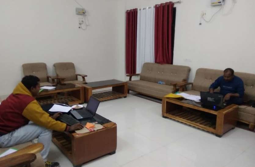 लोकायुक्त ने 40 हजार रुपये रिश्वत लेते यातायात आरक्षक को रंगे हाथ पकड़ा : Anuppur लोकायुक्त ने 40 हजार रुपये रिश्वत लेते यातायात आरक्षक को रंगे हाथ पकड़ा : Anuppur