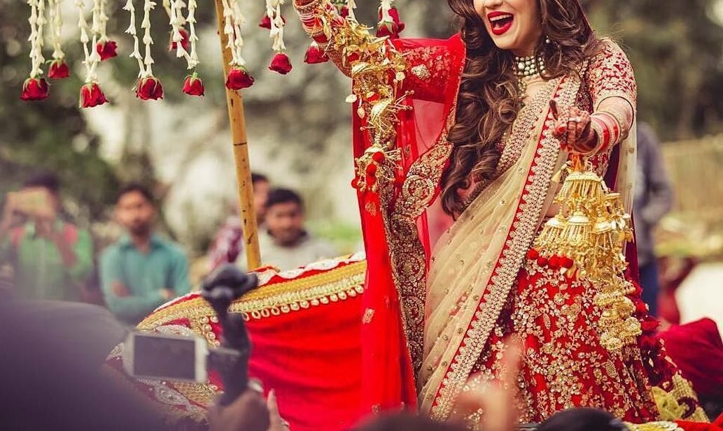 शादी के दो दिन बाद ससुराल से गहने-जेवरात और नकदी लेकर रफूचक्कर हो गई दुल्हन