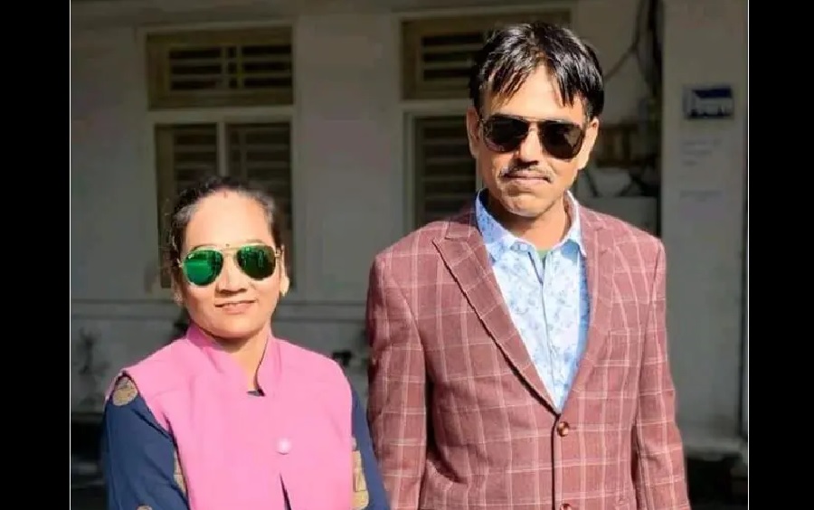 MP / विधायक रामबाई के पति गोविन्द सिंह ने भिंड में किया सरेंडर, कांग्रेस नेता देवेंद्र चौरसिया हत्याकांड में मुख्य आरोपी हैं गोविन्द MP / विधायक रामबाई के पति गोविन्द सिंह ने भिंड में किया सरेंडर, कांग्रेस नेता देवेंद्र चौरसिया हत्याकांड में मुख्य आरोपी हैं गोविन्द