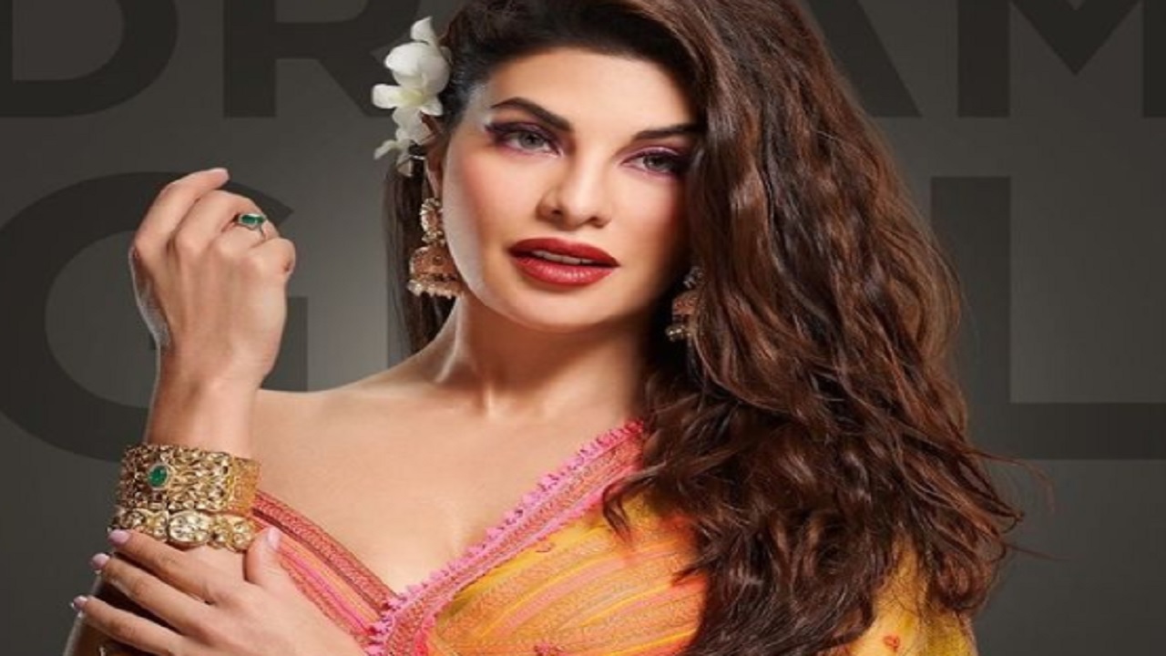 हाॅट तस्वीर में jacqueline fernandez ने दिखाया शरीर पर दिल का निशान, तो फैंस ने कहा-सलमान भाई का है दिल