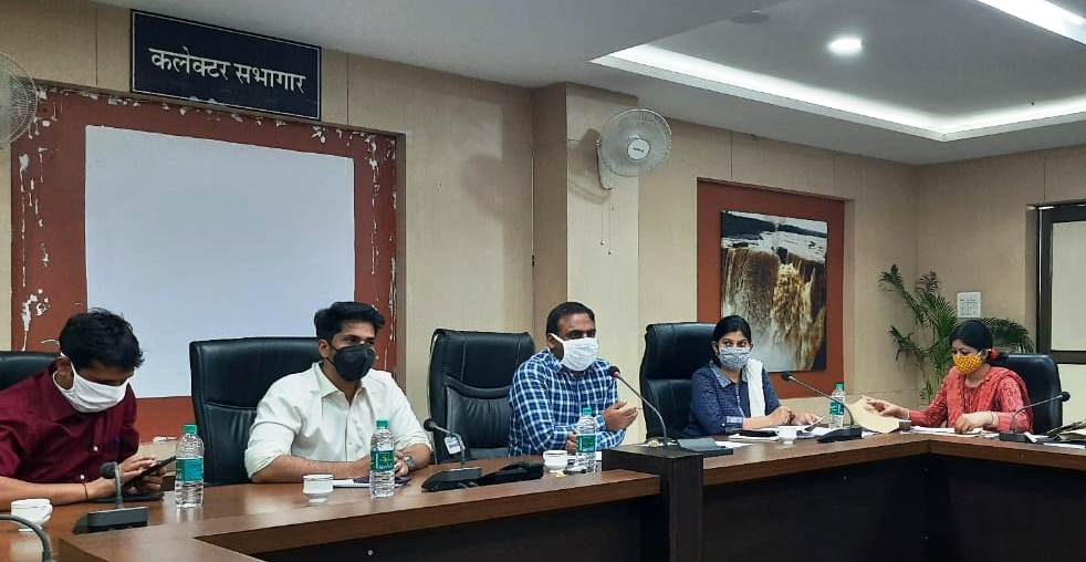 रीवा शहर में कोरोना संक्रमण रोकने के लिये 7 कार्यपालिक मजिस्ट्रेट तैनात रीवा शहर में कोरोना संक्रमण रोकने के लिये 7 कार्यपालिक मजिस्ट्रेट तैनात