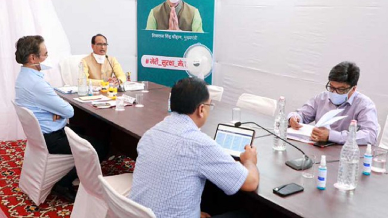 MP Breaking News : प्रदेश में अब सिर्फ 5 दिन लगेंगे शासकीय कार्यालय, जानिए कोरोना के सीएम ने क्या जारी किए दिशा-निर्देश