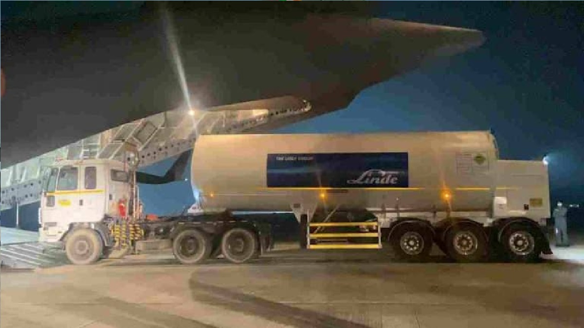 indian airforce aircraft carrying oxygen tankers from indore to jamnagar