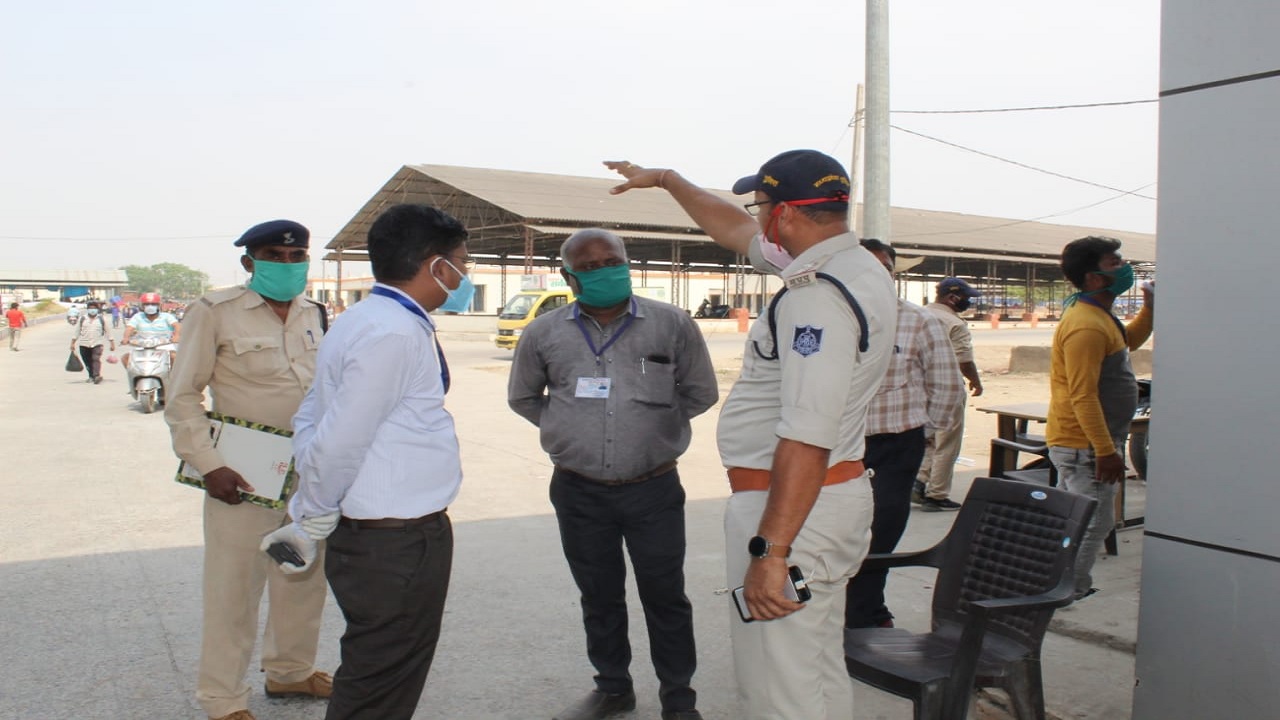 REWA : सड़क पर उतरा प्रशासन, ठेला व्यापारियों में चीख पुकार, गली क्रूचों तक प्रशासन ठेलों की करता रहा तलाश