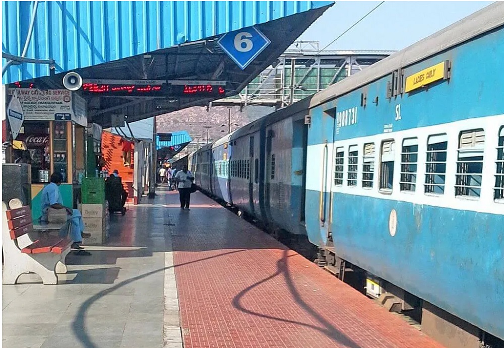 Indian Railway: अब बिन रिजर्वेशन कीजिए इन 71 ट्रेनों में यात्रा, देखिए पूरी लिस्ट Indian Railway: अब बिन रिजर्वेशन कीजिए इन 71 ट्रेनों में यात्रा, देखिए पूरी लिस्ट