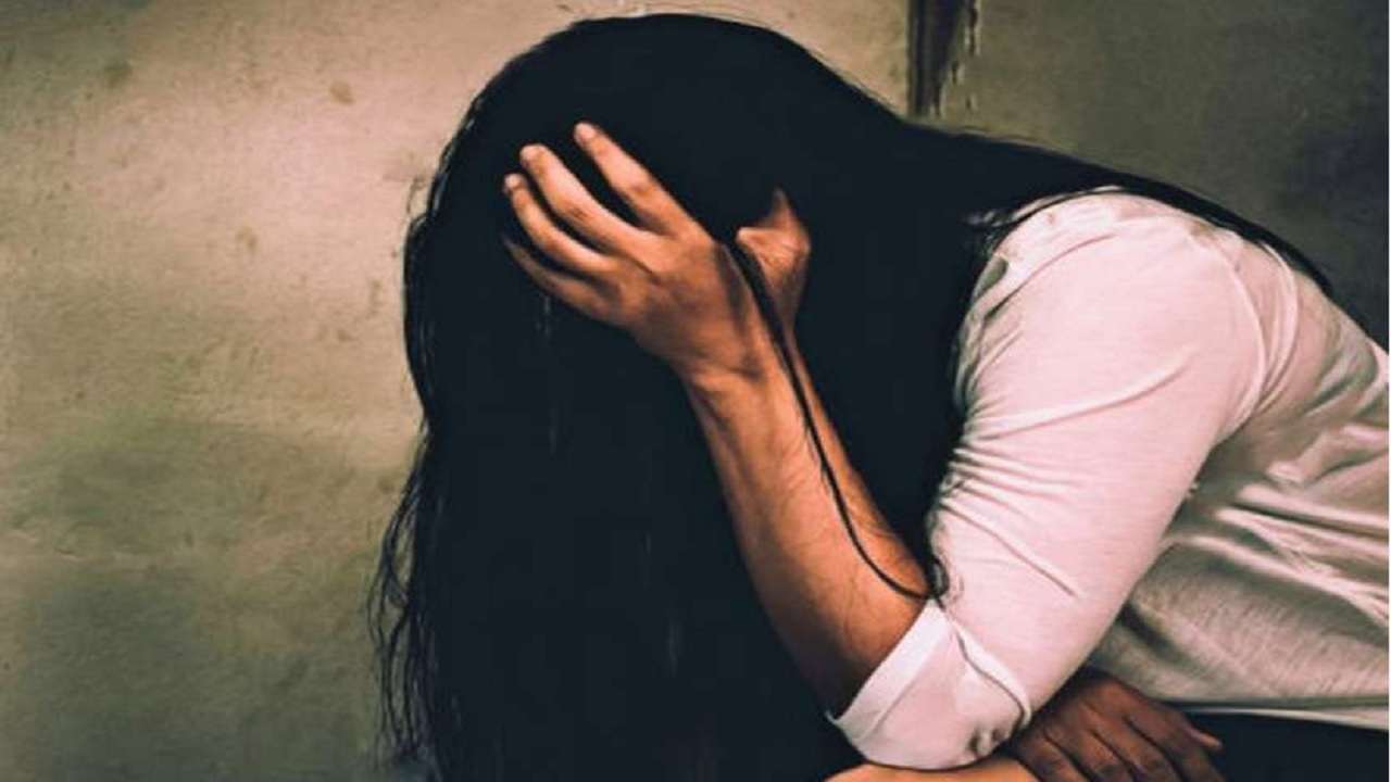 पूर्व मंत्री मणिकंदन पर एक्ट्रेस ने लगाया 5 साल से यौन शोषण का आरोप, पढ़िए पूरी खबर पूर्व मंत्री मणिकंदन पर एक्ट्रेस ने लगाया 5 साल से यौन शोषण का आरोप, पढ़िए पूरी खबर