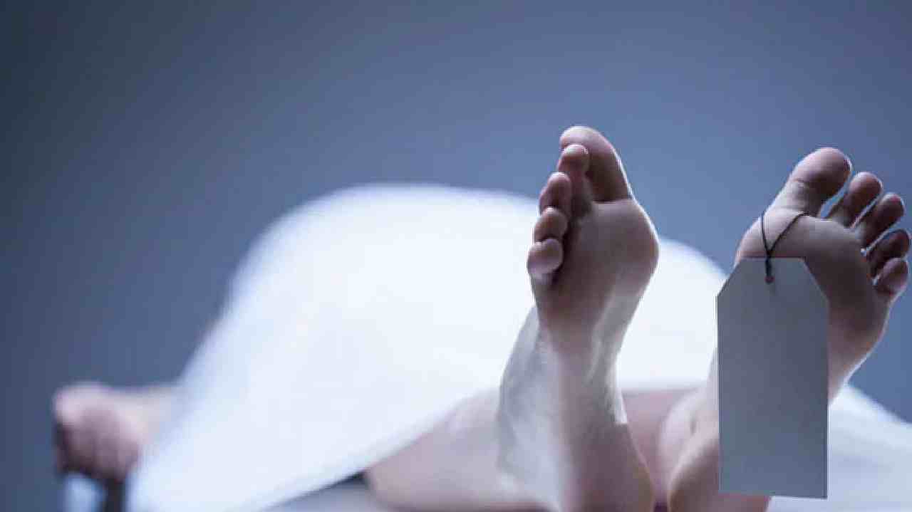 रीवा में जमीनी विवाद को लेकर खूनी झड़प, एक महिला की हत्या, बेटे को बचाने दौड़ी मां पर हुआ था जानलेवा हमला रीवा में जमीनी विवाद को लेकर खूनी झड़प, एक महिला की हत्या, बेटे को बचाने दौड़ी मां पर हुआ था जानलेवा हमला