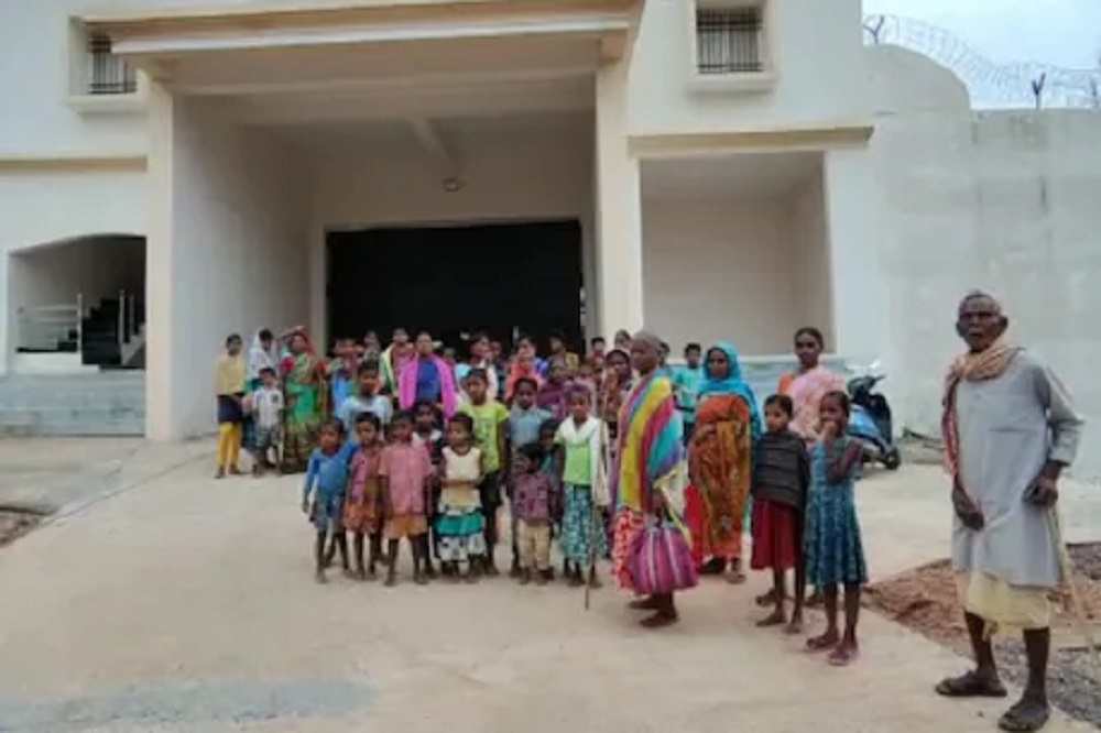 Chhattisgarh का एक ऐसा गाँव जहां बच्चो से लेकर बूढ़ो तक, हर रात सभी को जाना पड़ता है जेल