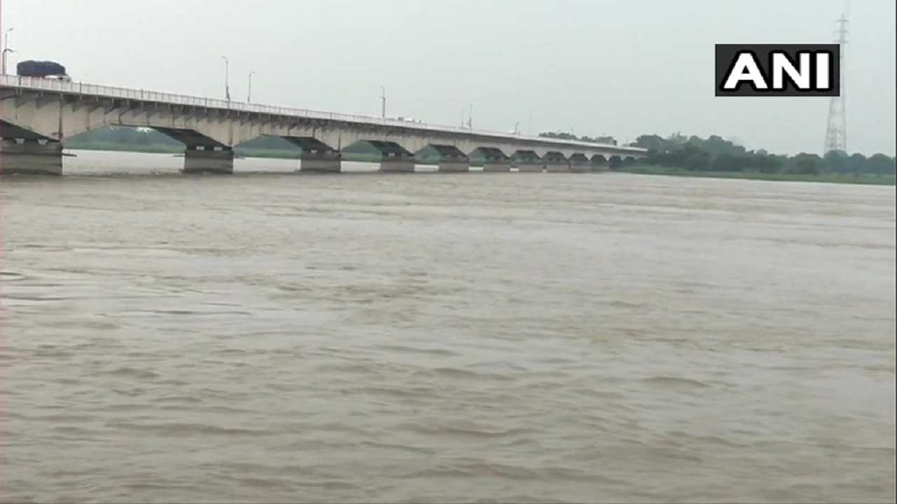 UP: अयोध्या में सरयू नदी का जलस्तर खतरे के निशान की ओर