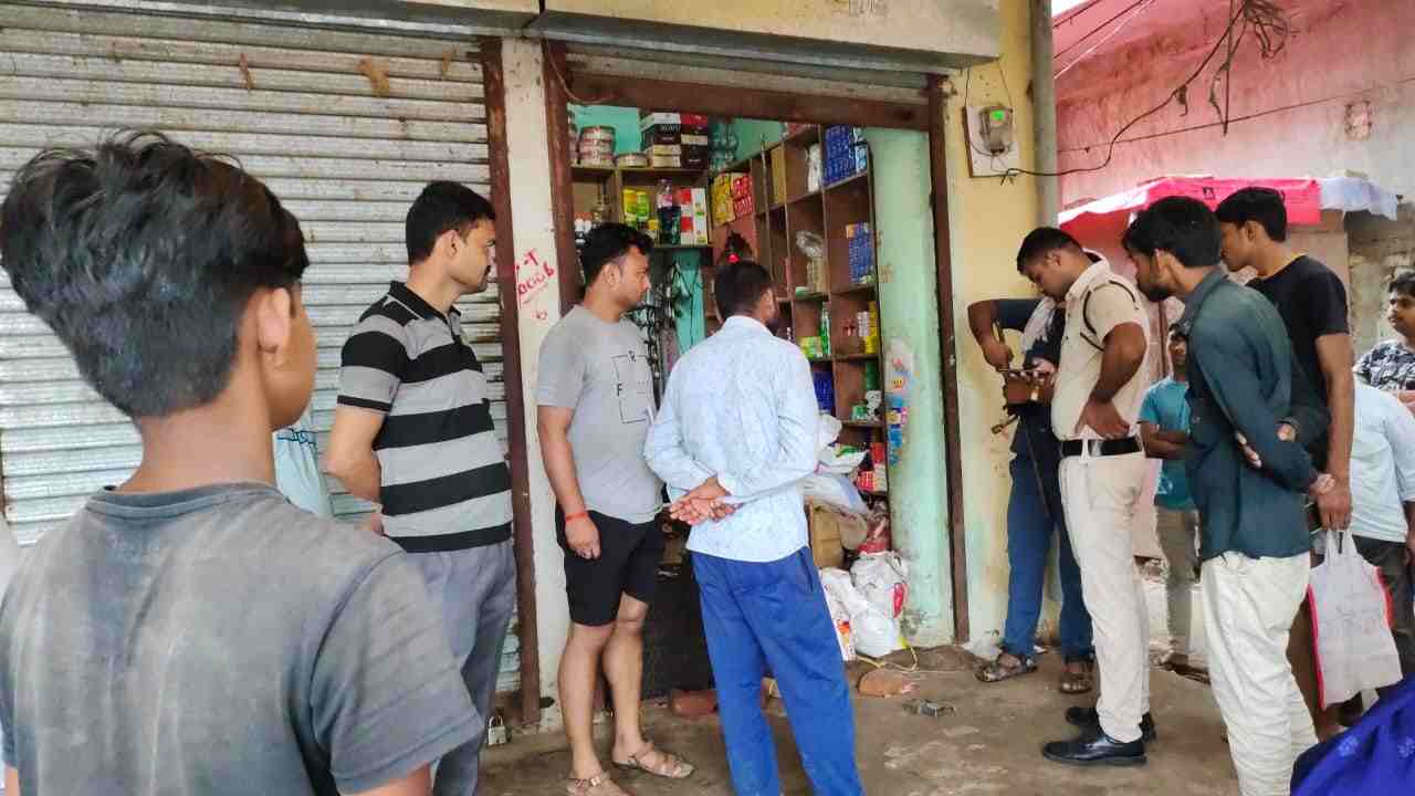 Rewa : किराना दुकान में चोरो का धावा, काजू-बादाम सहित नकदी पैस और चिल्लर ले उड़े चोर