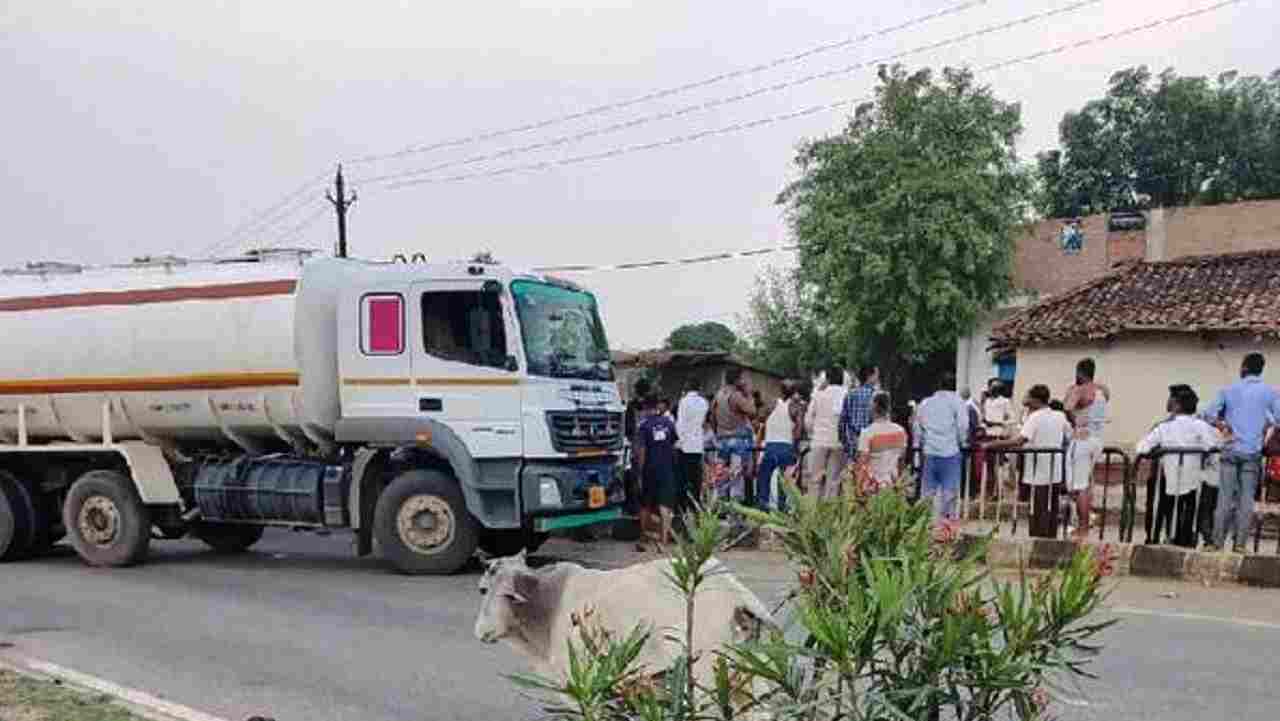 रीवा में दर्दनाक सड़क हादसा / साइकिल सवार पर पलट गया अनियंत्रित ट्रक, मौके पर मौत