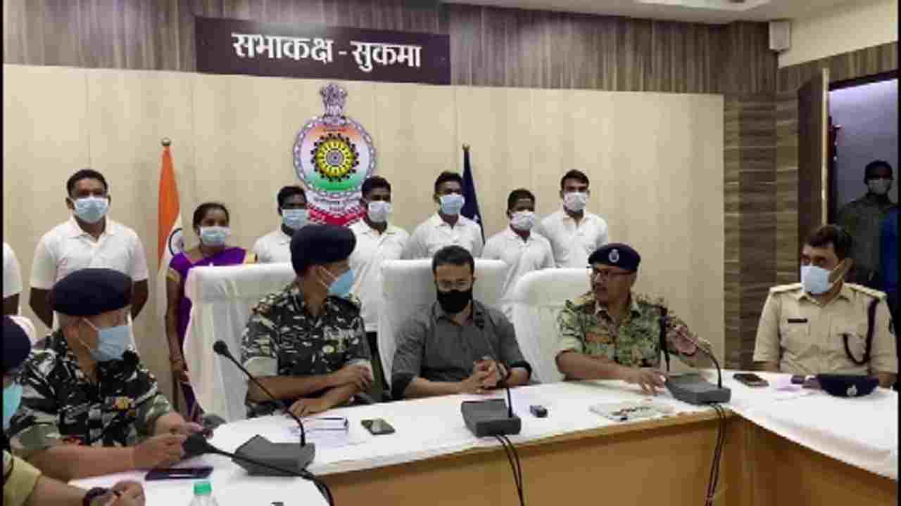 Chhattisgarh: सुकमा में 8 नक्सलियों ने किया आत्मसमर्पण