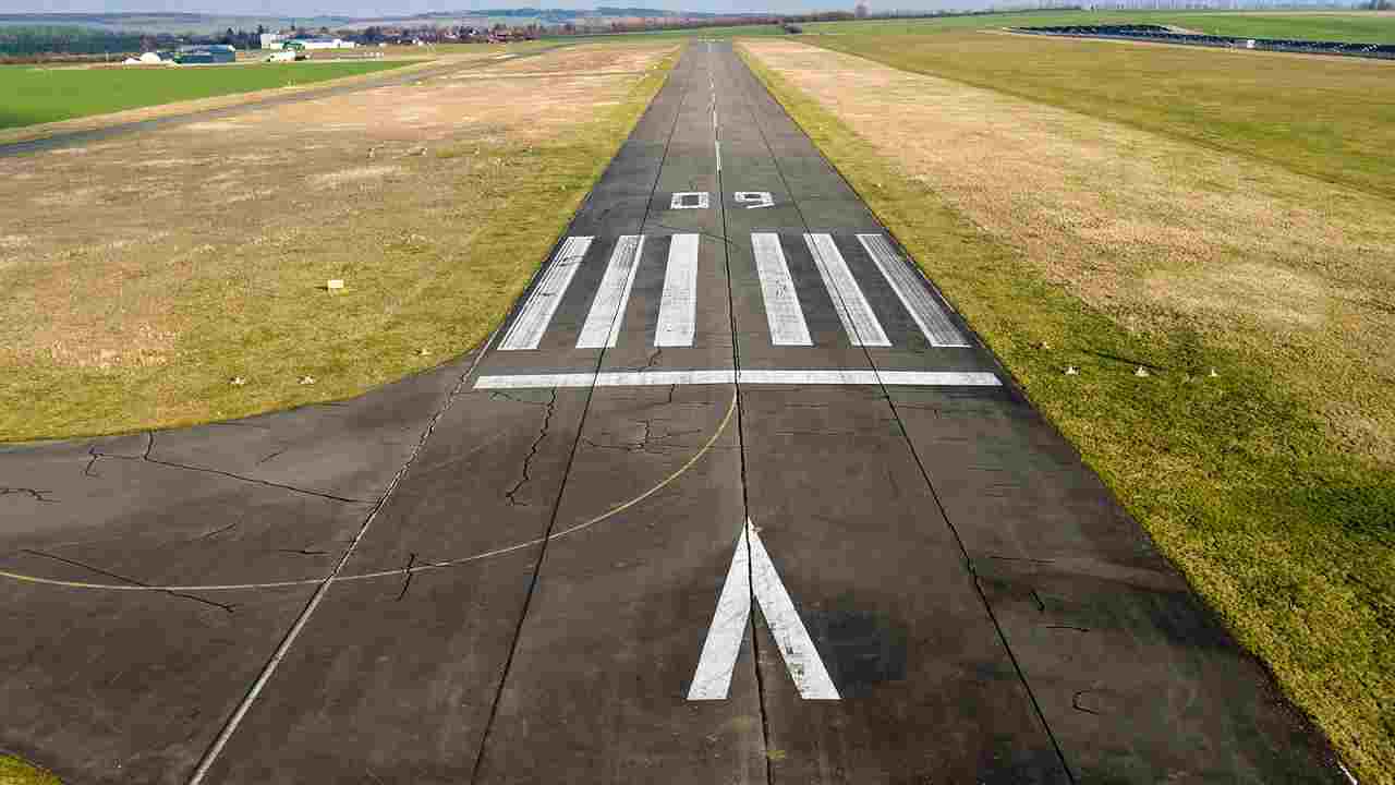 रीवा में बड़े विमानों के लैंडिंग की तैयारी, चोरहटा हवाई पट्टी के एक्सटेंशन के लिए भेजा गया प्रस्ताव