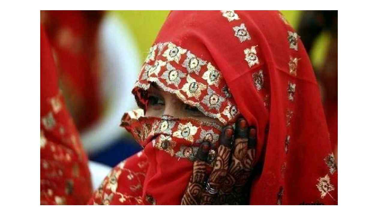 महिला की अजब प्रेम कहानी, 45 की उम्र में 5वीं शादी 15 वर्ष छोटे युवक से करने की तैयारी, बेटी दामाद विरोध में