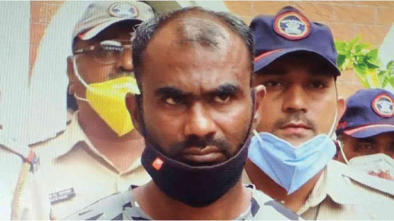 मां के हत्यारे कपूत को न्यायालय ने सुनाई सजा-ए-मौत, हत्या के बाद नमक-मिर्च लगाकर खा रहा था मां का कलेजा व शरीर के अंग मां के हत्यारे कपूत को न्यायालय ने सुनाई सजा-ए-मौत, हत्या के बाद नमक-मिर्च लगाकर खा रहा था मां का कलेजा व शरीर के अंग