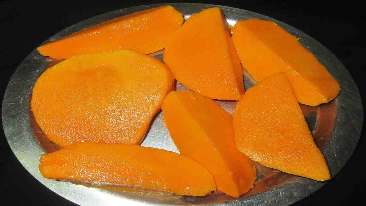 Mango peels: आम के छिलके से बढ़ेगी खूबसूरती, चमक उठेगा आपका चेहरा Mango peels: आम के छिलके से बढ़ेगी खूबसूरती, चमक उठेगा आपका चेहरा