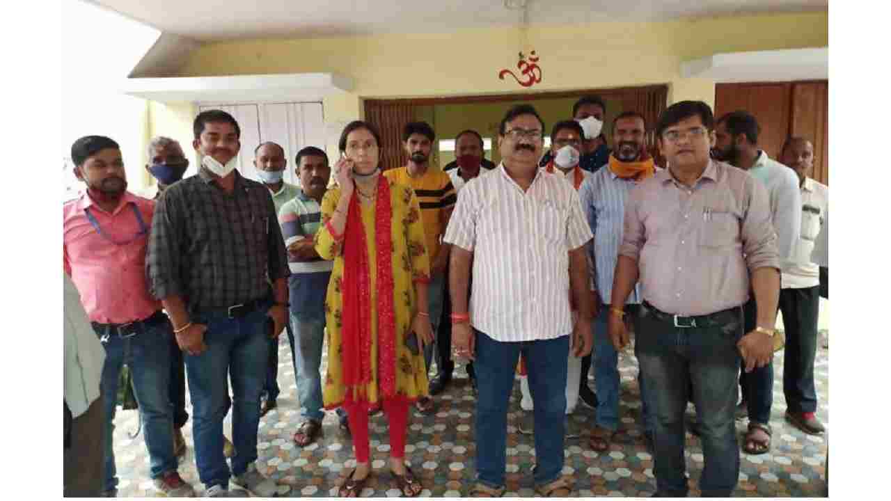 Rewa : आंदोलन की राह पर संविदा कर्मचारी, 13 को सामूहिक अवकाश