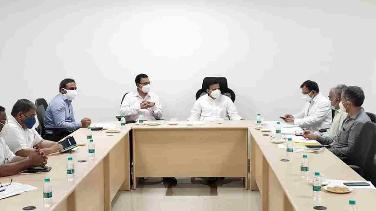 रीवा के सुपर स्पेशिलिटी हॉस्पिटल प्रबंधन पर भड़के पूर्व मंत्री और कलेक्टर, जानिए क्या थी वजह...