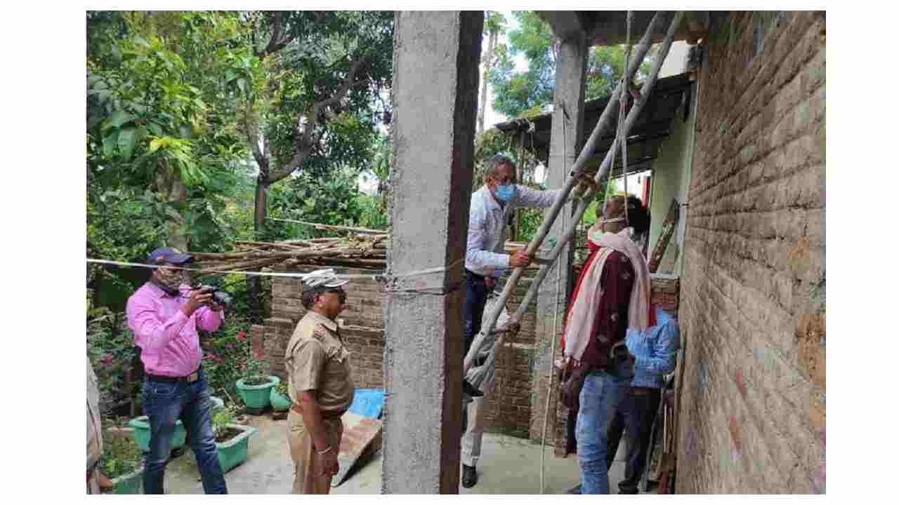 सतना : पति से झगड़ा कर पत्नी गई मायके, प्रेमी भी पहुंचा पर नहीं हुई मुलाकात, प्रेमिका के बारजे में लगाई फांसी