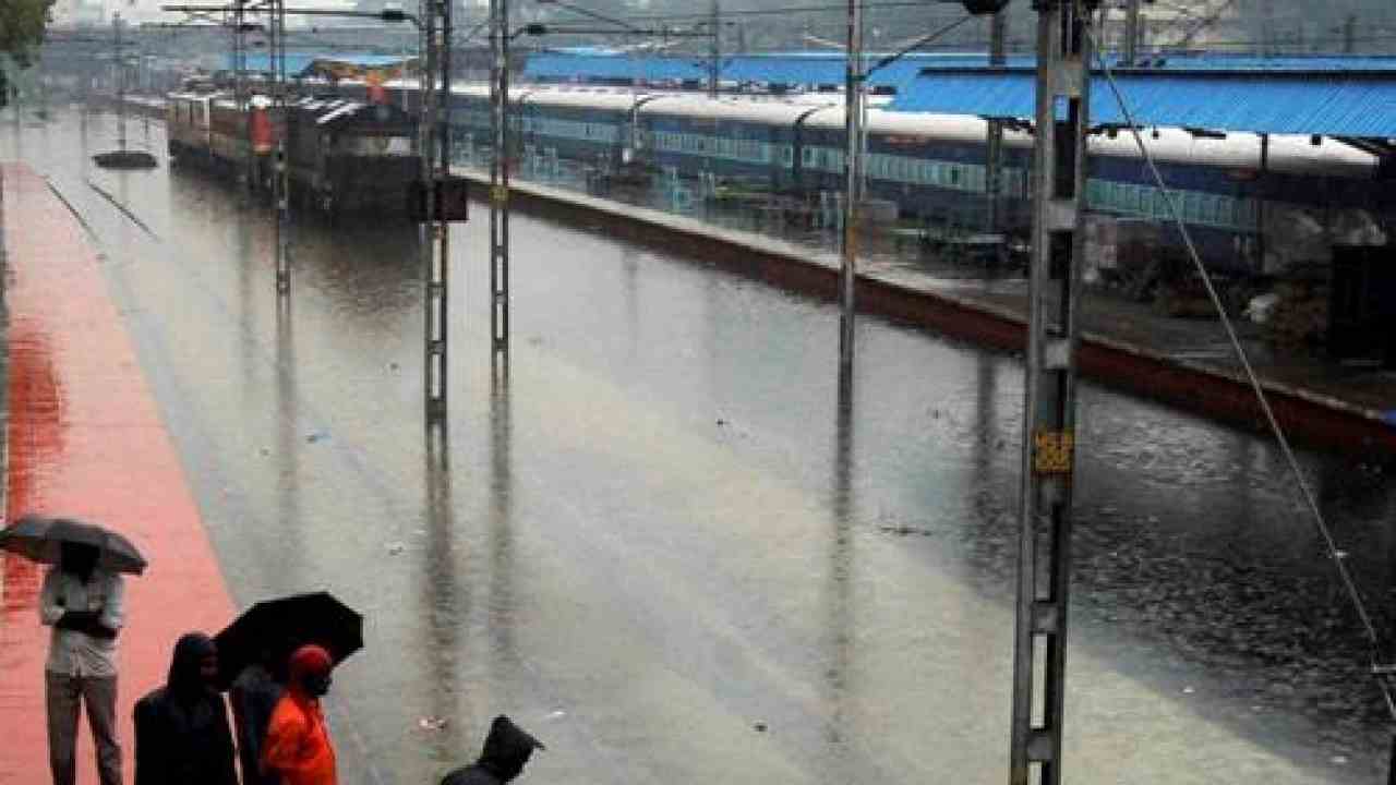 Indian Railways Alert ! भारी बारिश के कारण पूर्व मध्य रेल ने रद्द किया इन 5 जोड़ी स्पेशल ट्रेनों का परिचालन