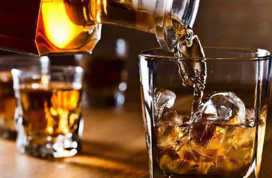 Gwalior: दूध की आड़ में शराब का कारोबार, आरोपी के पास से मिली अर्मी में सप्लाई होने वाली ब्रांडेड शराब