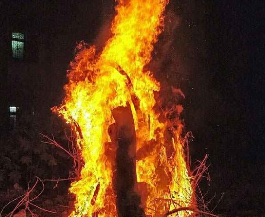 Holika Dahan 2021 : होलिका दहन पर करेंगे यह उपाय तो दूर होंगी कई बाधाएं, मिलेगी राहु, केतु एवं शनि दोष से मुक्ति