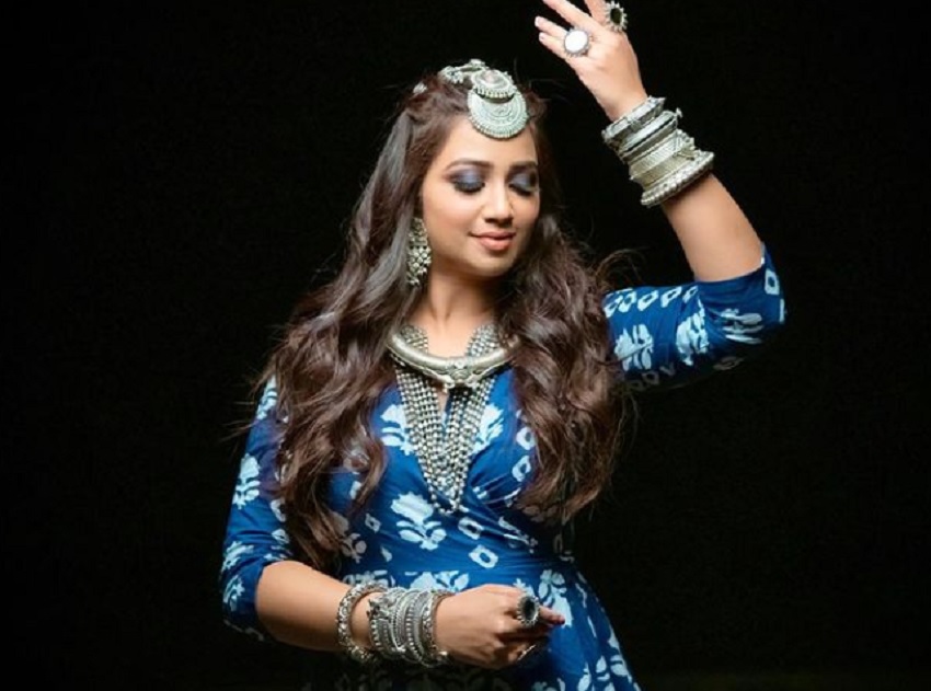 मां बनने वाली है सिंगर श्रेया घोषाल, तस्वीर शेयर लिखा- आ रहा है श्रेयादित्य