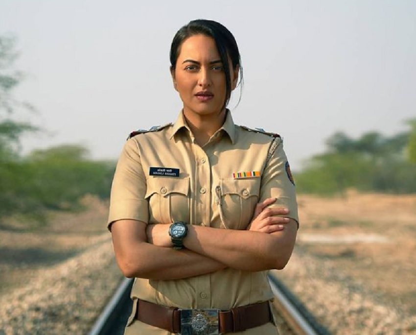 सोनाक्षी सिन्हा की न्यू वेब सिरीज का सामने आया पहला लुक, पुलिस वर्दी नजर आई एक्ट्रेस तो फैंस ने लिखा नहीं सूट करता...