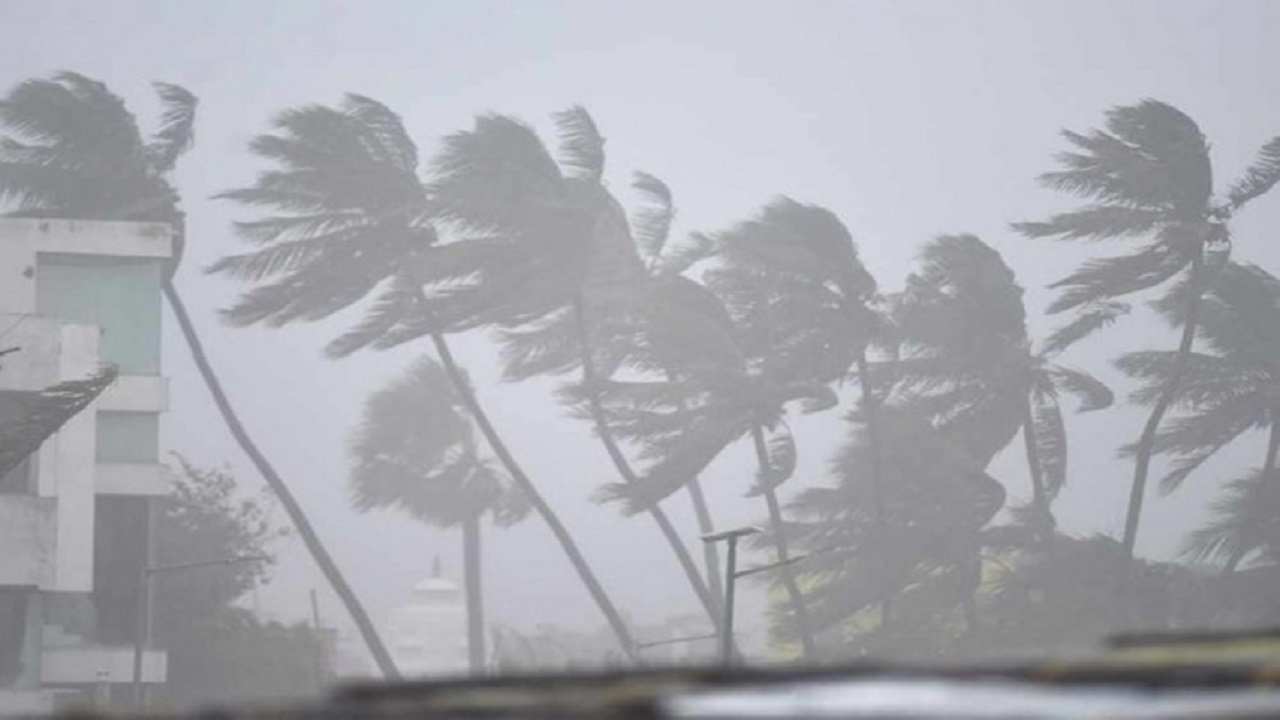 Cyclone Yaas : इस तारीख तक ओडिशा-बंगाल के तटों से टकरा सकता है तूफ़ान यस, इन राज्यों में अलर्ट जारी