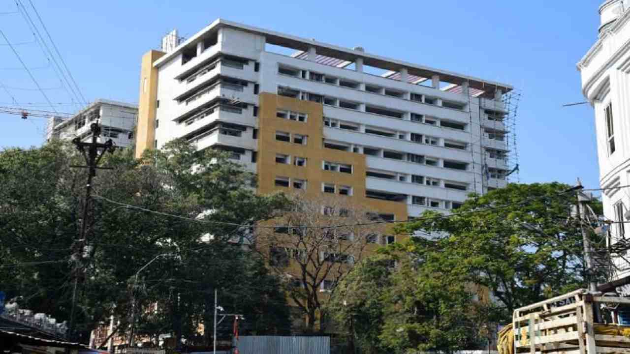 Bhopal: हमीदिया अस्पताल में कोरोना रोगी कर रहे अत्महत्या, फिर एक बार शौचालय में रोगी ने लगाई फांसी Bhopal: हमीदिया अस्पताल में कोरोना रोगी कर रहे अत्महत्या, फिर एक बार शौचालय में रोगी ने लगाई फांसी