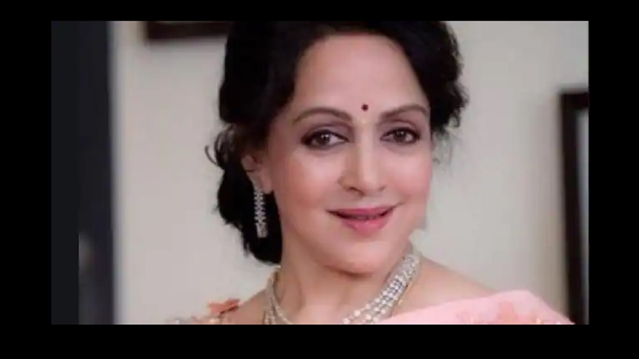 शोले फिल्म में बसंती का Hema Malini द्वारा निभाया गया किरदार था सबसे टफ, एक्ट्रेस ने खुद किया बयां शोले फिल्म में बसंती का Hema Malini द्वारा निभाया गया किरदार था सबसे टफ, एक्ट्रेस ने खुद किया बयां