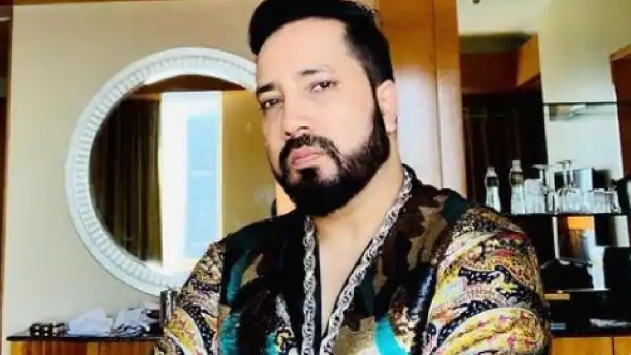 मीका सिंह ने मुम्बई में लगाया लंगर, हजारों लोगों को बांटे फूड पैकेट