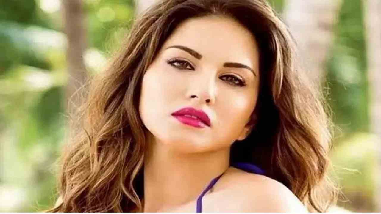 Sunny Leone को यूजर्स ने दी धमकी, कहा- तुम्हारे कुछ वीडियो मेरे पास हैं, तुमने रिप्लाई नही किया तो मै वो वीडियो वायरल कर दूंगा, ये मेरा वचन है और मेरा वचन ही है मेरा शासन Sunny Leone को यूजर्स ने दी धमकी, कहा- तुम्हारे कुछ वीडियो मेरे पास हैं, तुमने रिप्लाई नही किया तो मै वो वीडियो वायरल कर दूंगा, ये मेरा वचन है और मेरा वचन ही है मेरा शासन