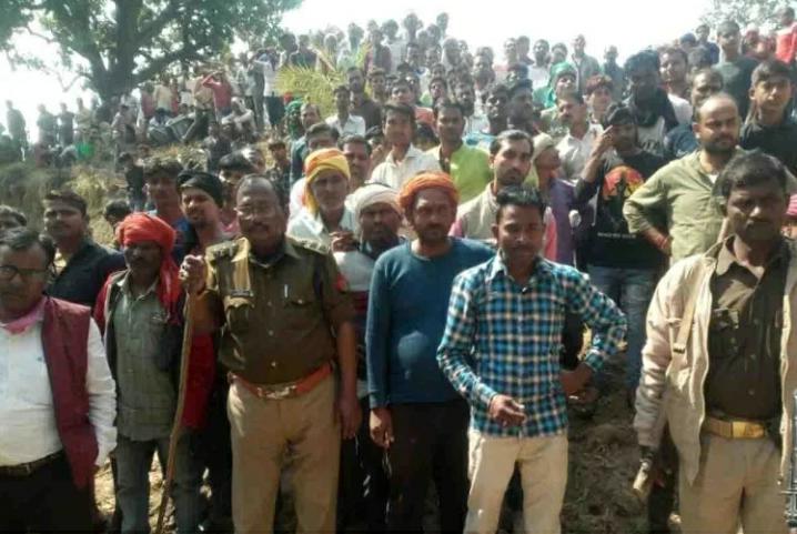 Satna : मिट्टी का टीला धसकने से 6 महिलाएं दबी, 3 की मौत