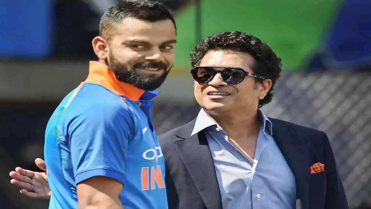 जब इन खिलाड़ियों ने ली थी Virat Kohli की Ragging, गिर गए थे Sachin Tendulkar के पैरो में...