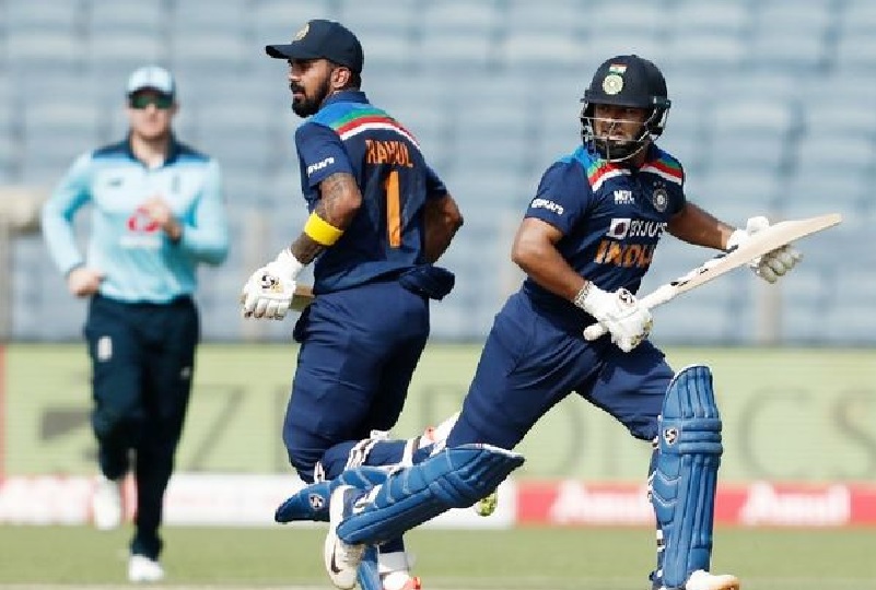 Ind vs Eng 2nd ODI Live Score / इंग्लैंड के सामने 337 रन का लक्ष्य, राहुल ने जड़ा 5वां शतक, पंत की तूफानी फिफ्टी