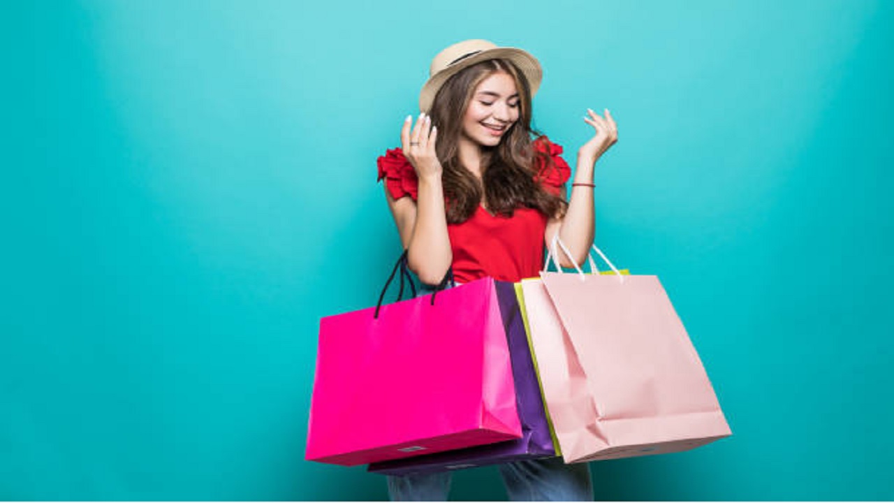 इन राशि की लड़कियां होती है खरीदारी की शौक़ीन, शॉपिंग के लिए बनाती है कई बहाने
