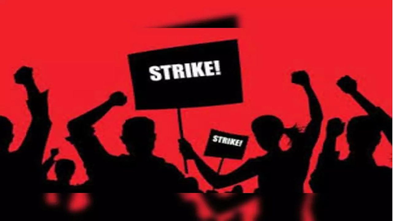 तीसरी बार 2500 जूनियर डॉक्टर लामबंद, सोमवार से कामबंद हड़ताल तीसरी बार 2500 जूनियर डॉक्टर लामबंद, सोमवार से कामबंद हड़ताल