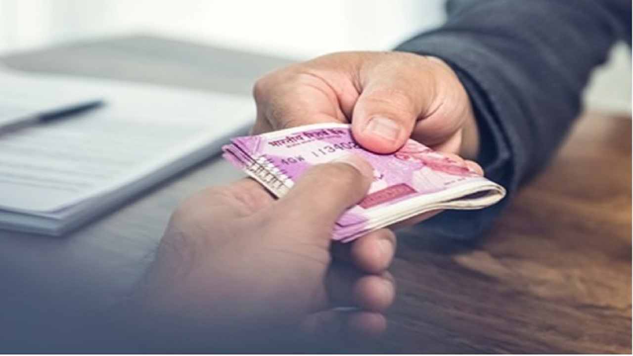 Lokayukta Big Action : 7 हजार रूपये की रिश्वत लेते टीआई और उनका सहयोगी ट्रेप, पुलिस विभाग में खलबली Lokayukta Big Action : 7 हजार रूपये की रिश्वत लेते टीआई और उनका सहयोगी ट्रेप, पुलिस विभाग में खलबली