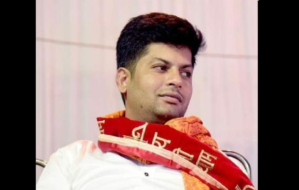 एमपी / विधायक के बेटे पर दुष्कर्म का केस दर्ज, पीड़ित युवती का आरोप - गैंगस्टर से परिवार को ख़त्म करने की धमकी दी...