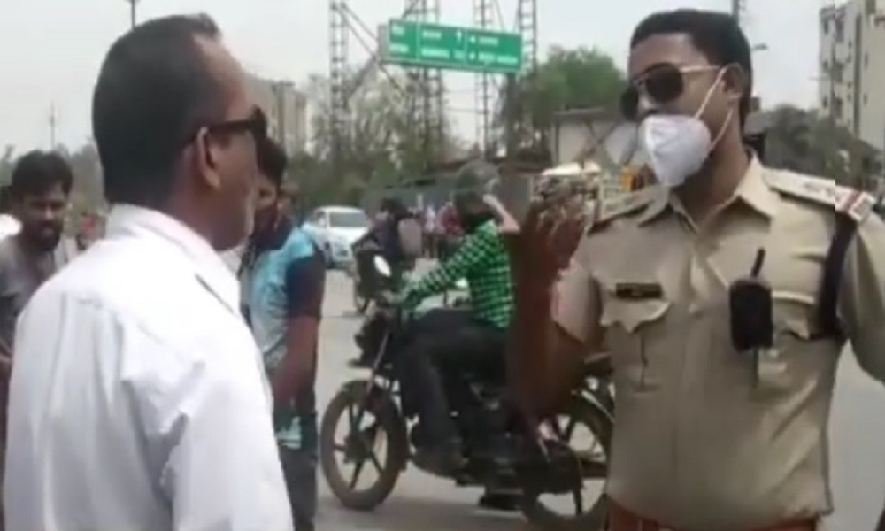 मास्क को लेकर शुरू हुई उलझन, वकील व पुलिस के बीच घंटों मची रही किचकिच : REWA NEWS मास्क को लेकर शुरू हुई उलझन, वकील व पुलिस के बीच घंटों मची रही किचकिच : REWA NEWS